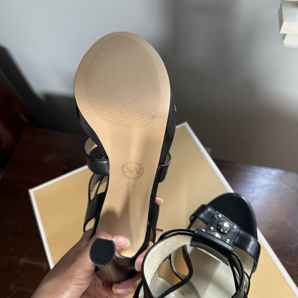 Black leather Michael Kors heels - Picture 6 of 7
